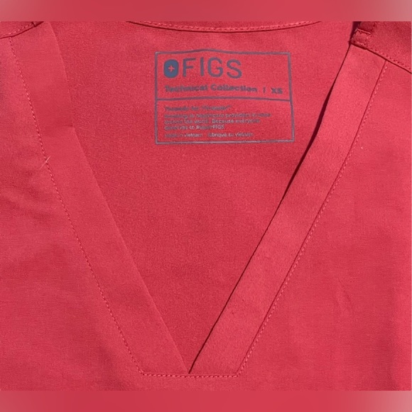 ❤️🧡 FIGS Casma™ Three-Pocket Scrub Top XS Limited Edition color Clay EUC - Picture 2 of 16
